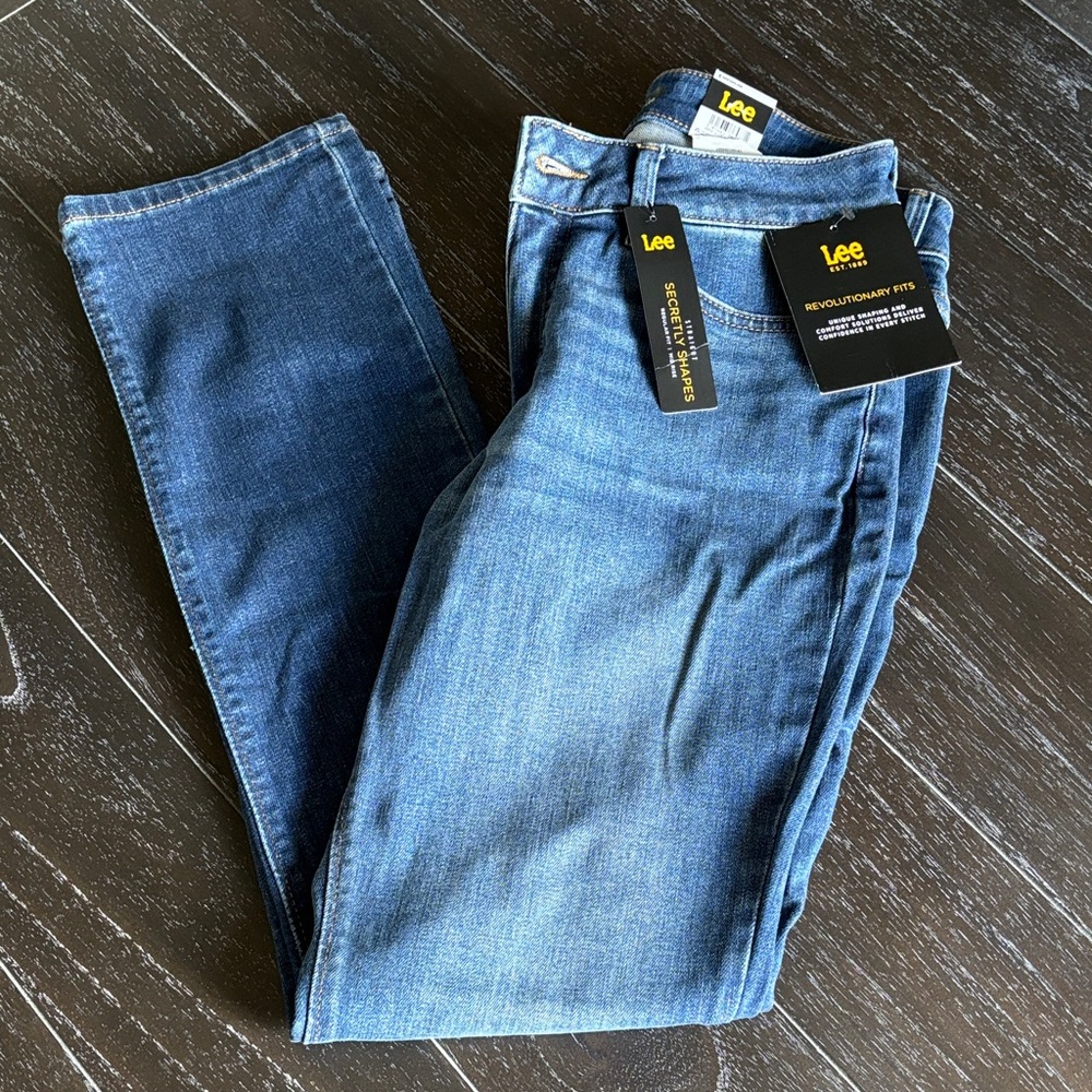 Lee Women's Straight Leg Jeans in Medium Blue